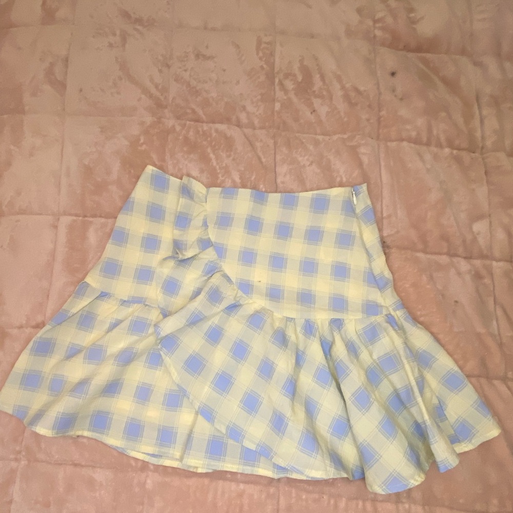 H&M ruffle trim skirt